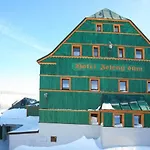 Zelený Dům Hotel 3*