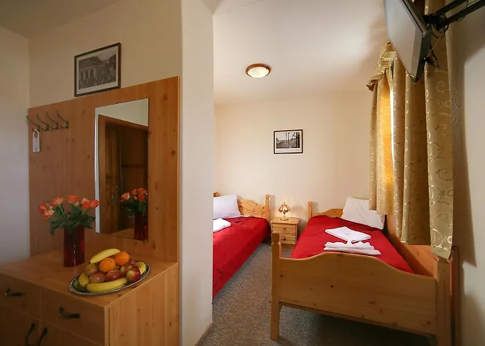 Zeleny Dum Hotell